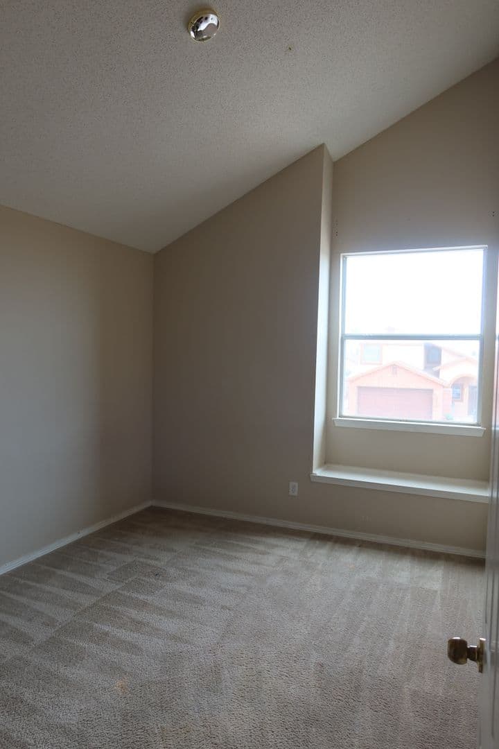 EL PASO House: 14233 SMOKEY POINT