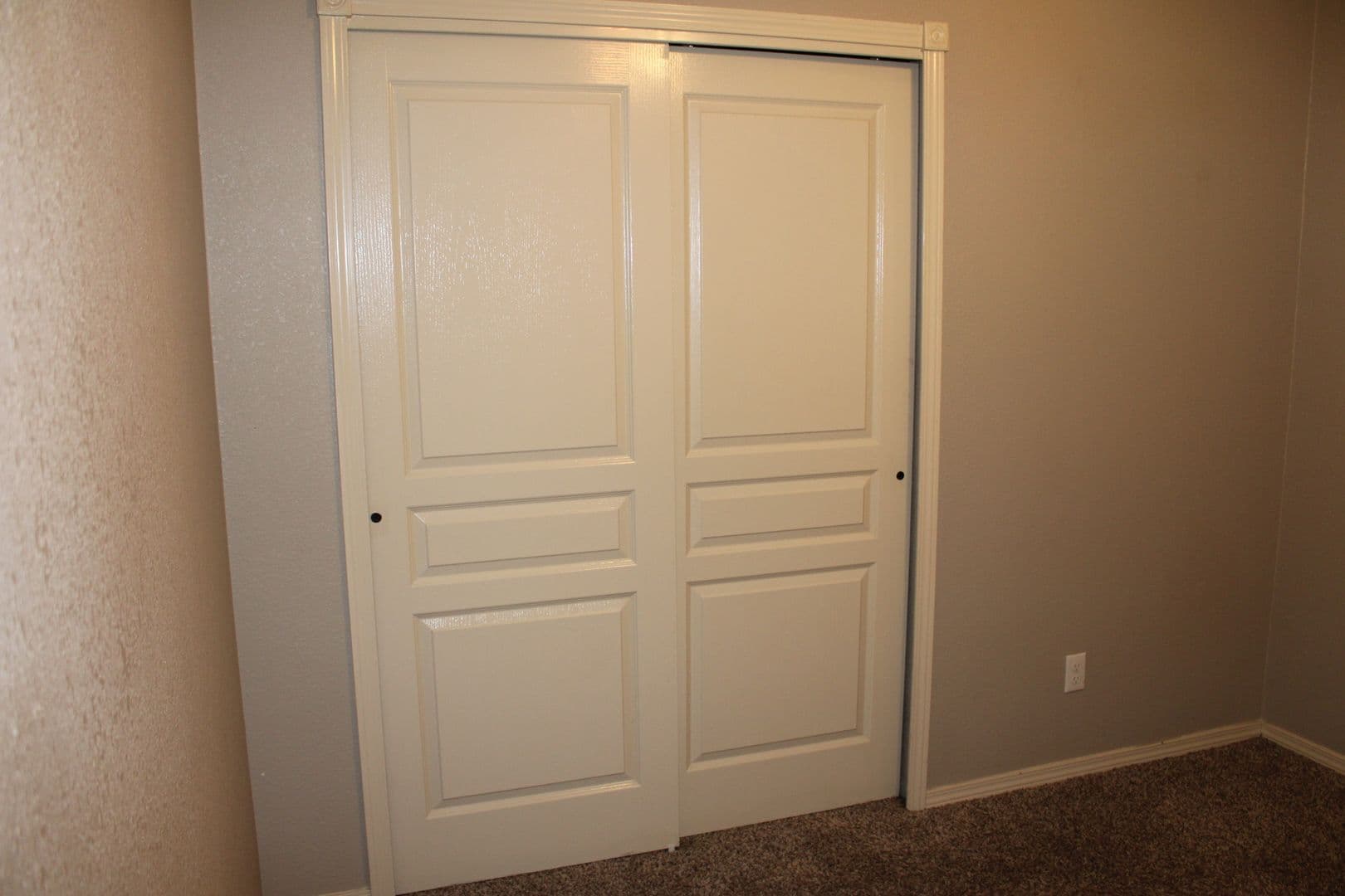 EL PASO House: 3713 LOMA ESTEBAN DR.