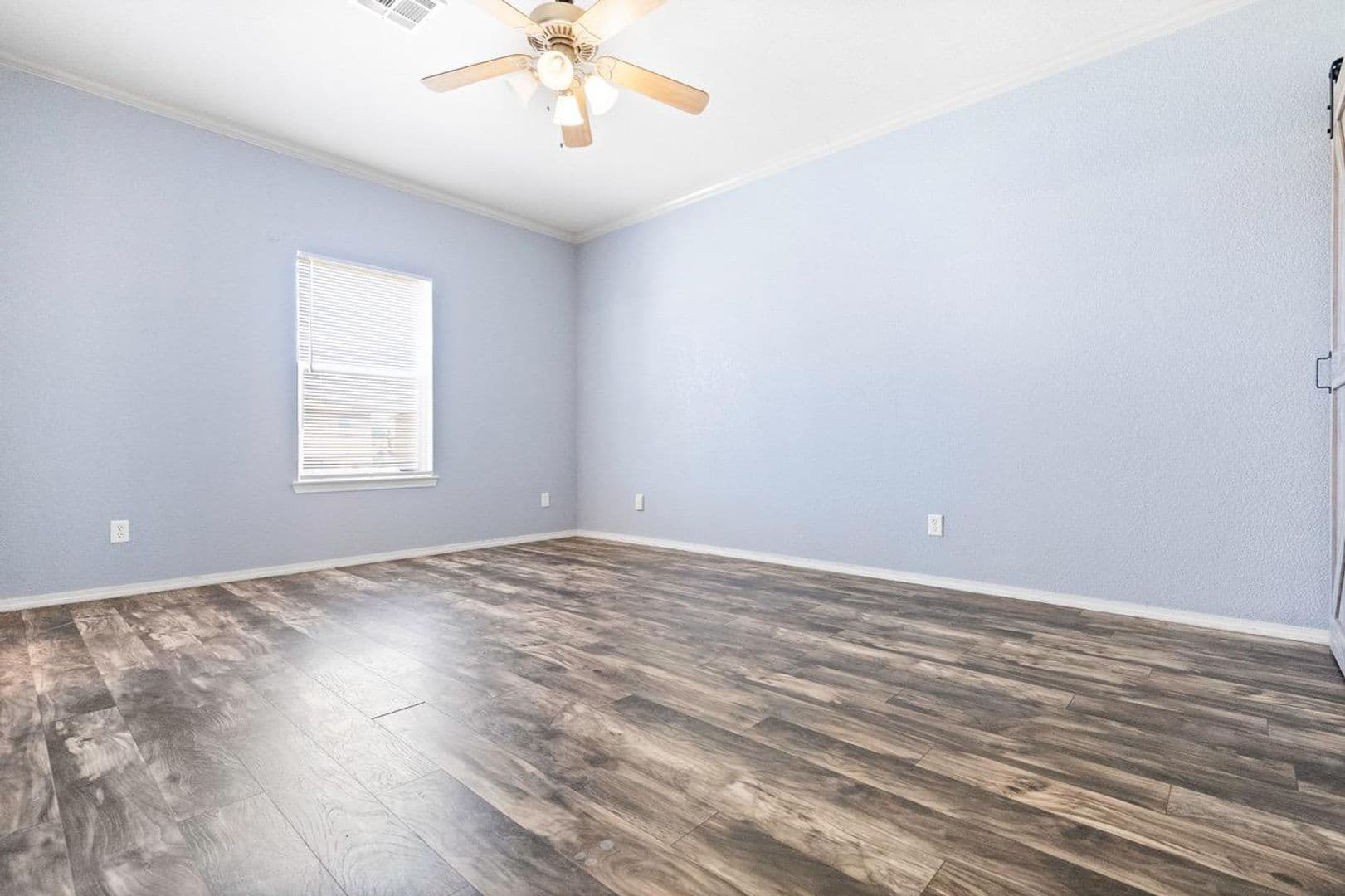 EL PASO House: 11857 JIM WEBB DR.