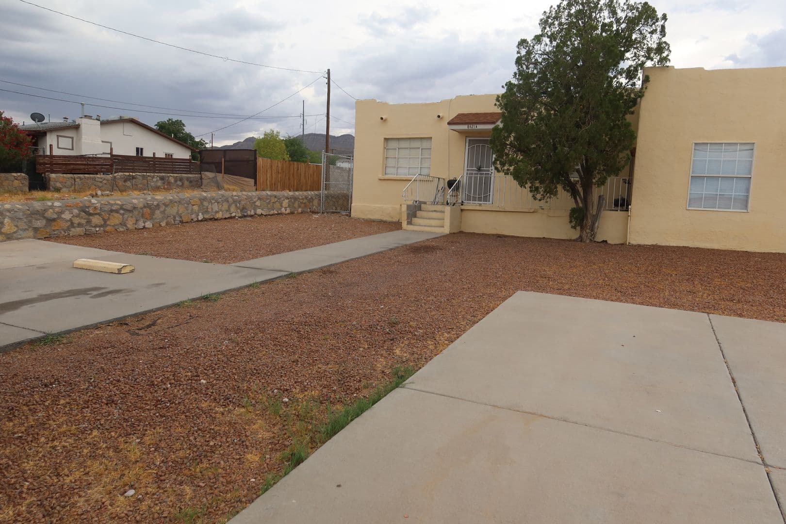 EL PASO House: 8421 MERCURY APT. A