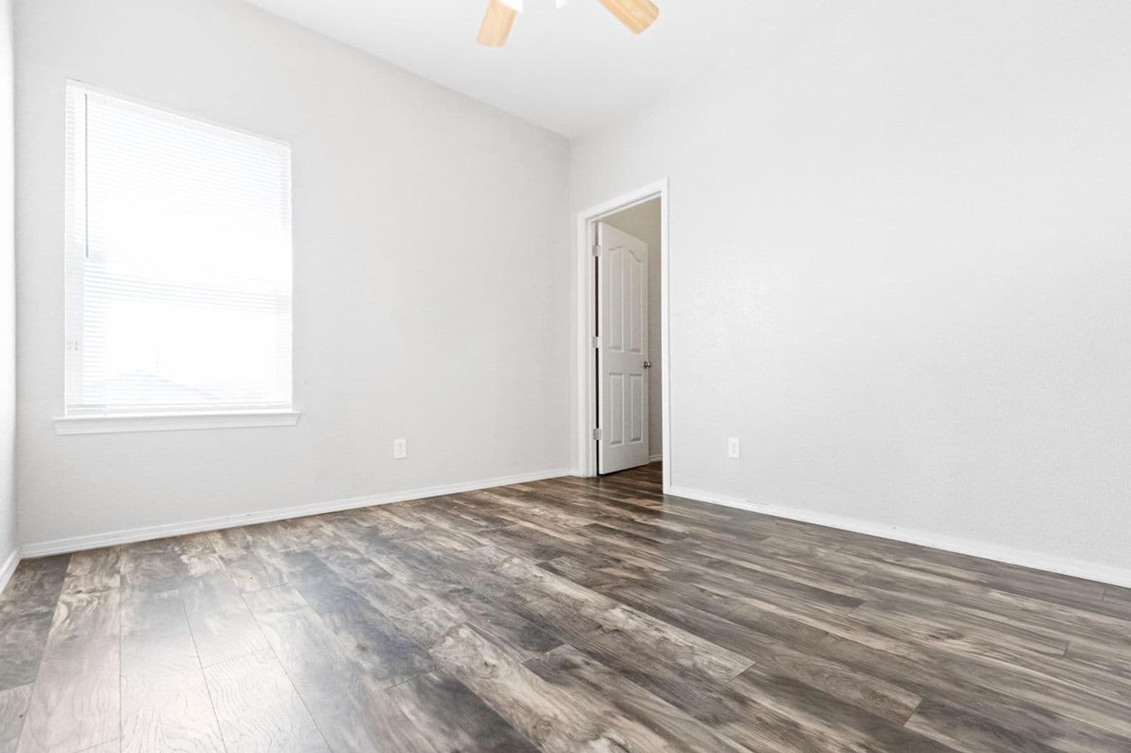 EL PASO House: 11857 JIM WEBB DR.