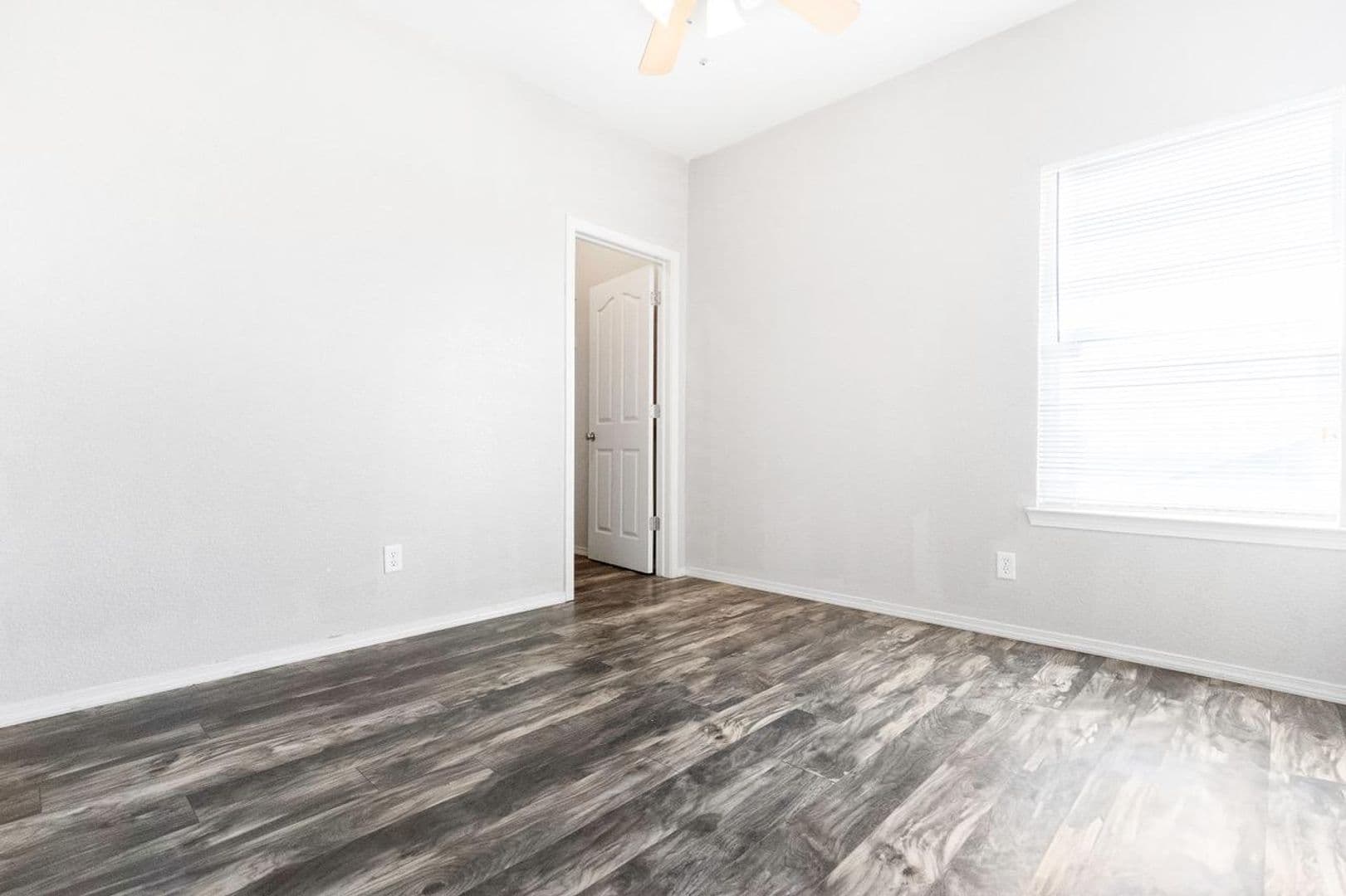 EL PASO House: 11857 JIM WEBB DR.
