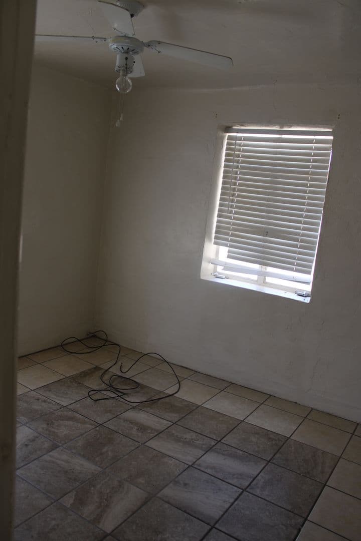 EL PASO House: 8421 MERCURY APT. A