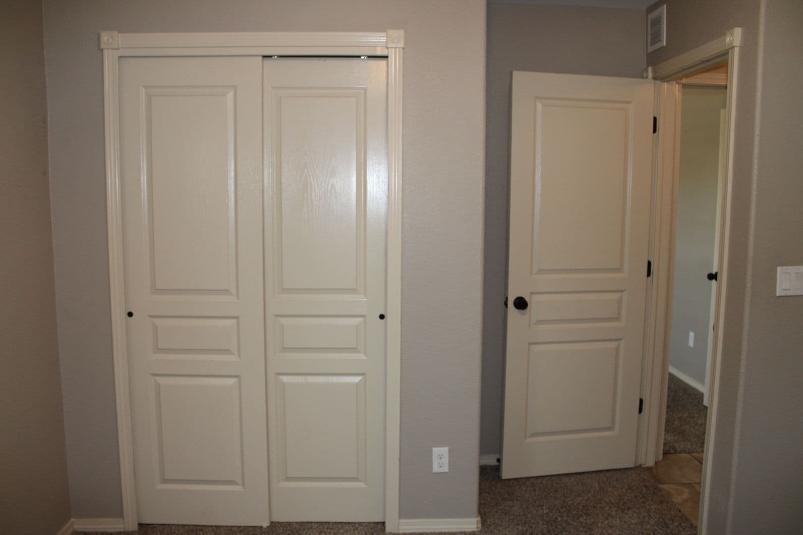 EL PASO House: 3713 LOMA ESTEBAN DR.