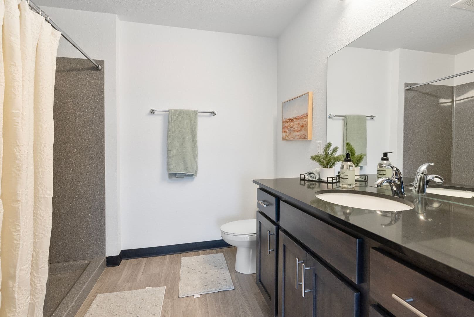 Waterloo Apartment: 21 W Jefferson Street