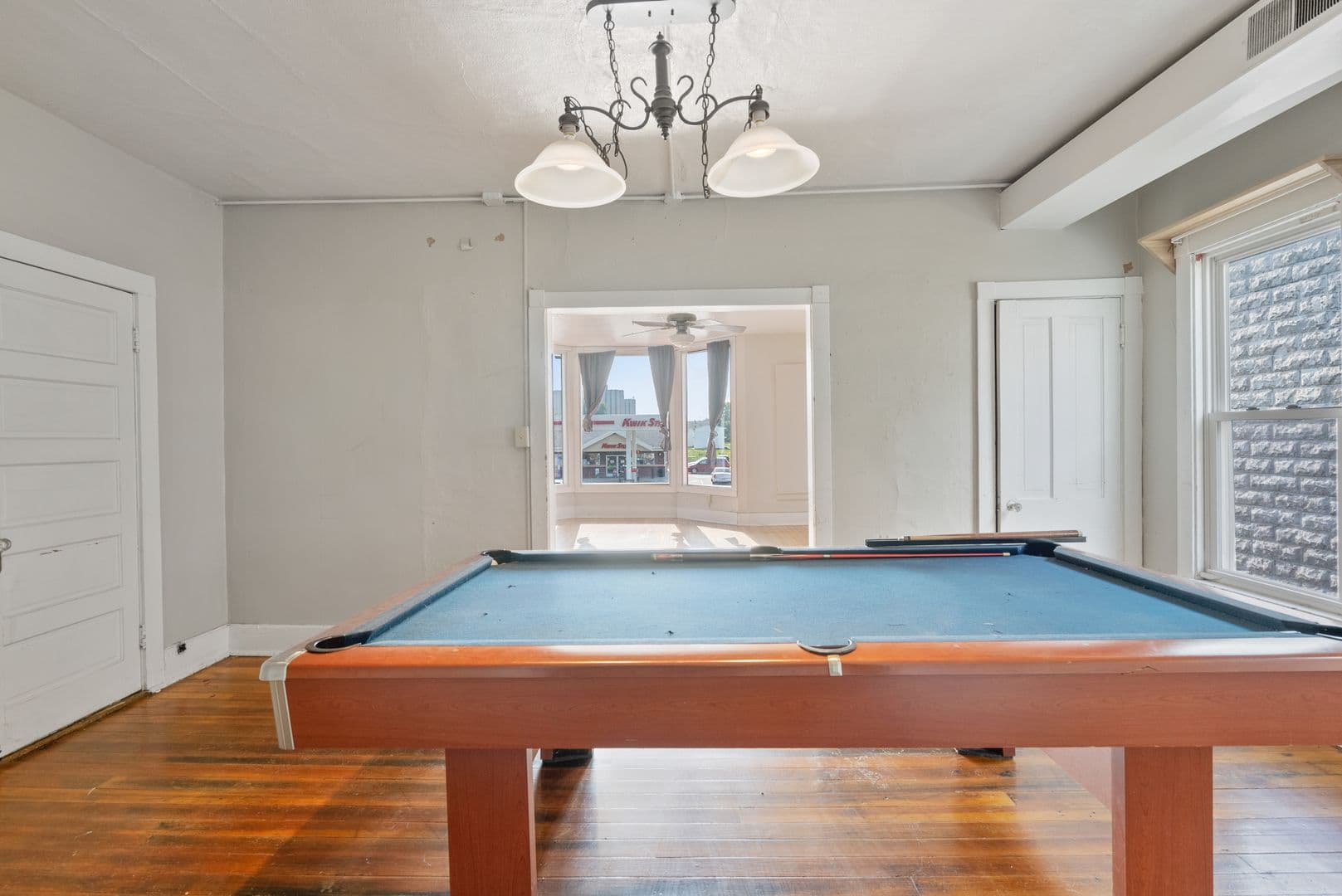 Cedar Falls Apartment: 2020 1/2 College Street