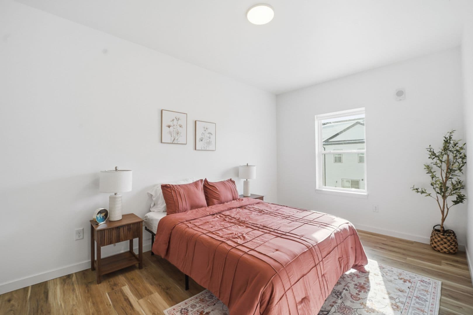 Cedar Falls Apartment: 402 Fast Ln