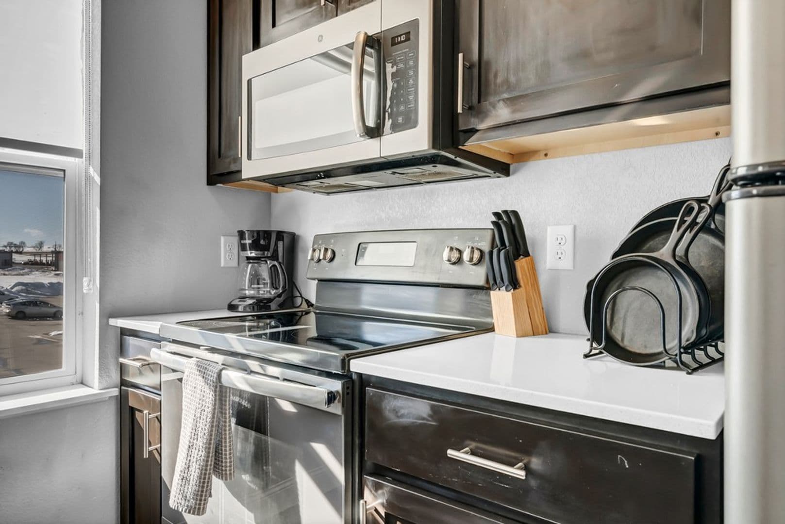 Waverly Apartment: 2103 4th Street SW