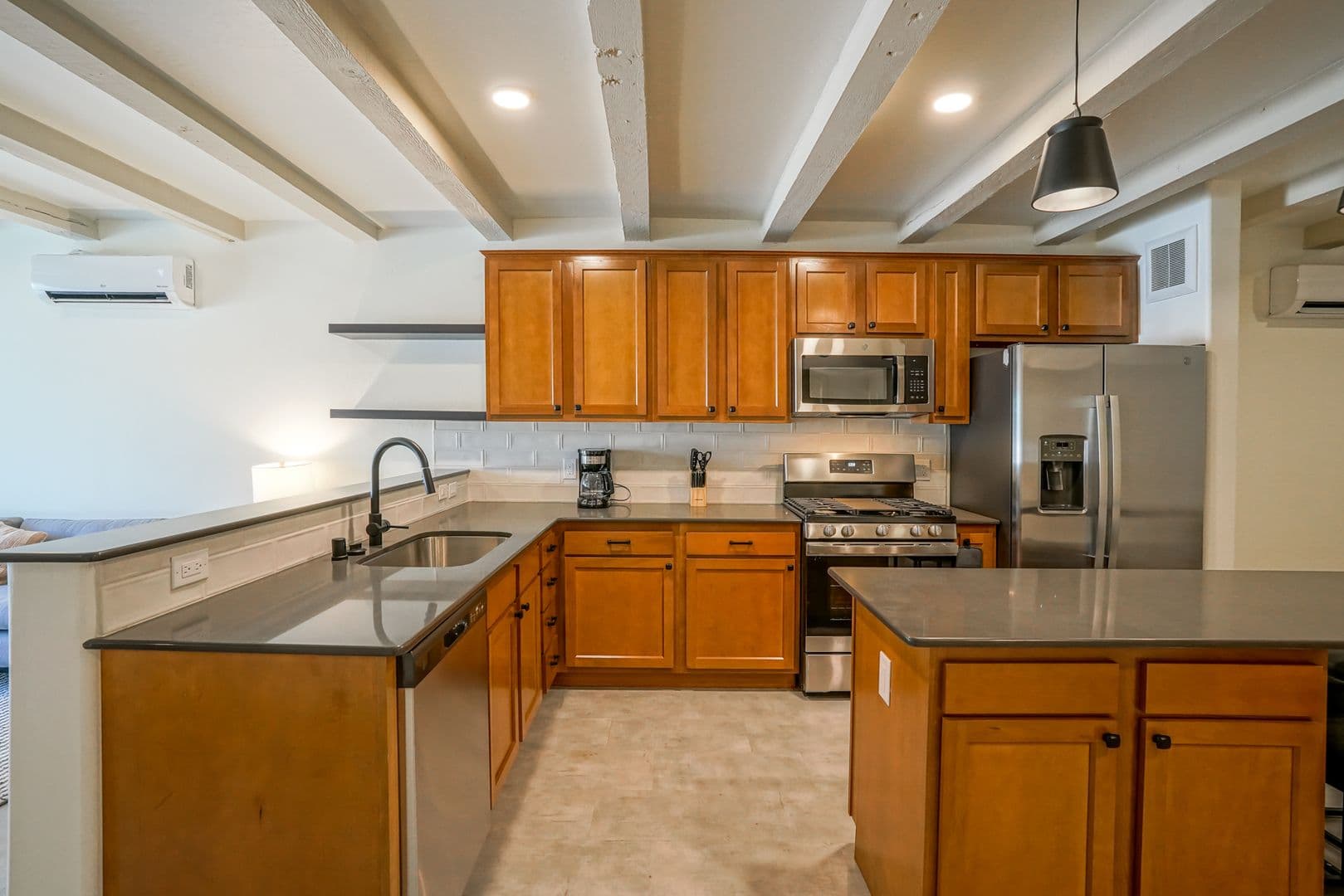 Albuquerque Apartment: 11930 Menaul BLVD NE