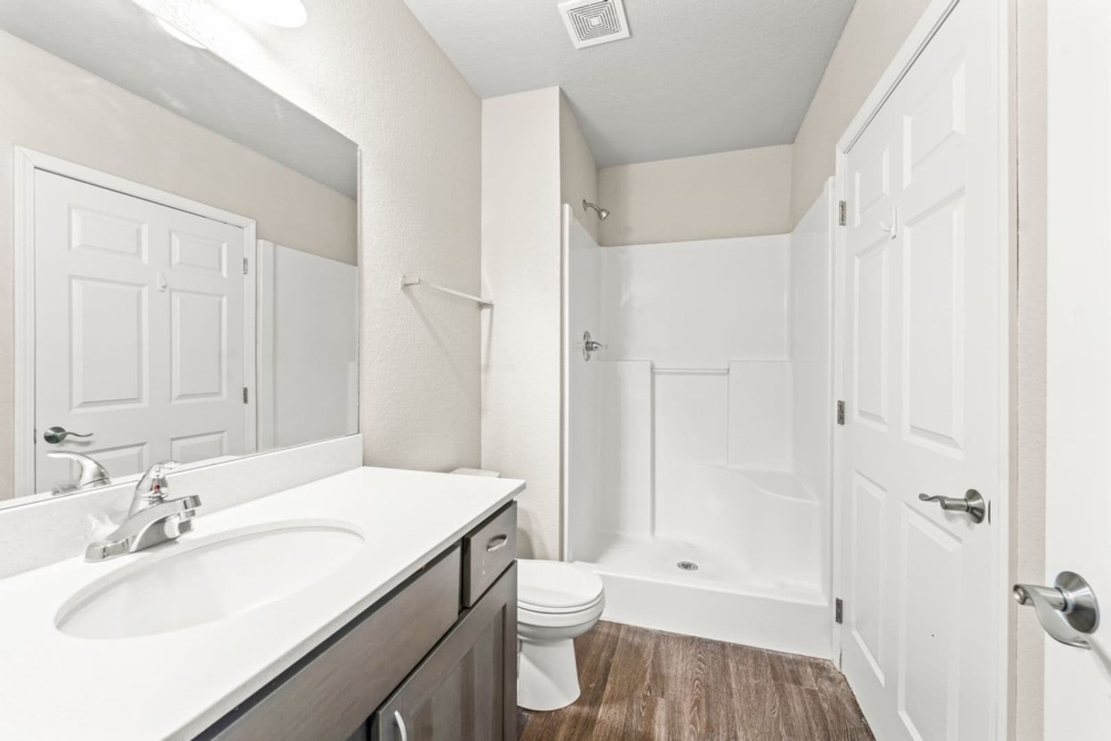 Cedar Falls Apartment: 2019 Olive St