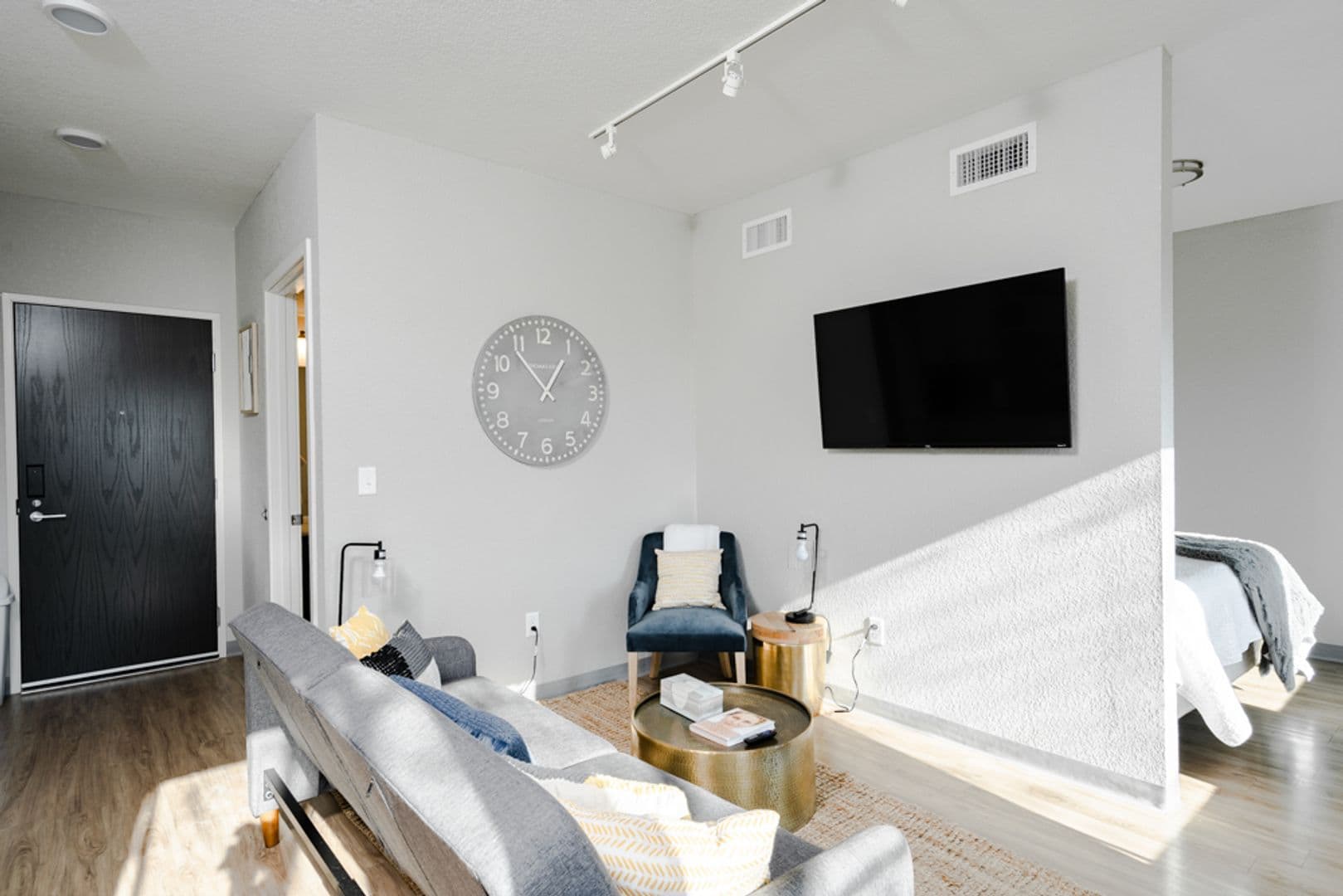 Cedar Falls Apartment: 200 W 1st St
