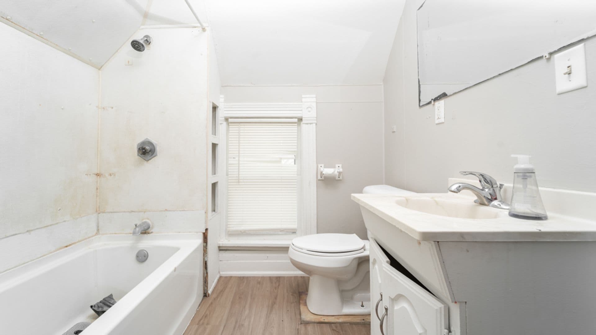 Cedar Falls House: 1322 Walnut St