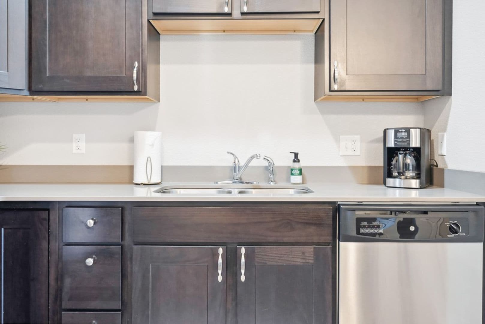 Cedar Falls Apartment: 1003 Bluegrass Cir