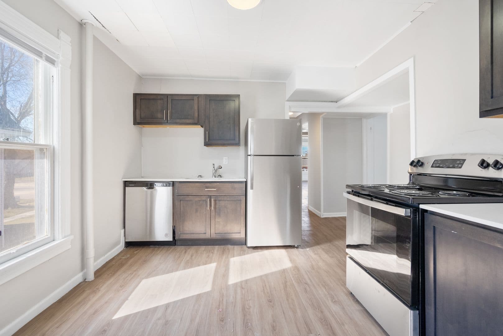 Cedar Falls Apartment: 2104 College St