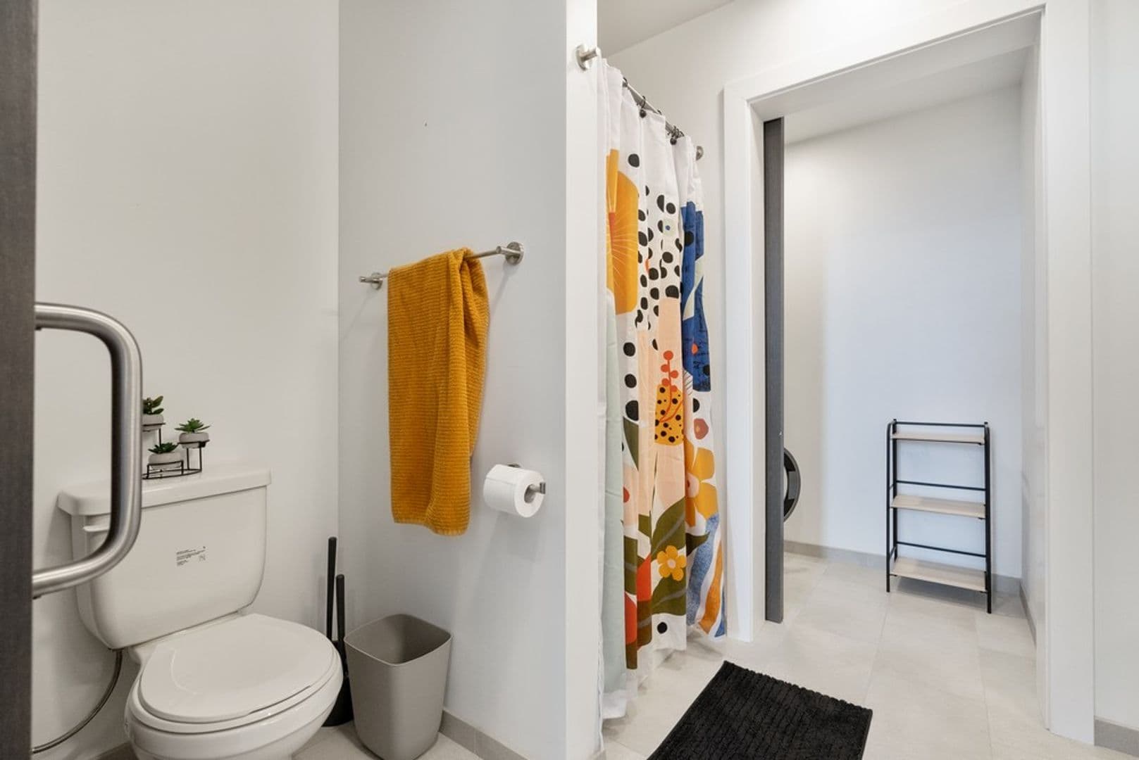 Waterloo Apartment: 335 Cedar Street