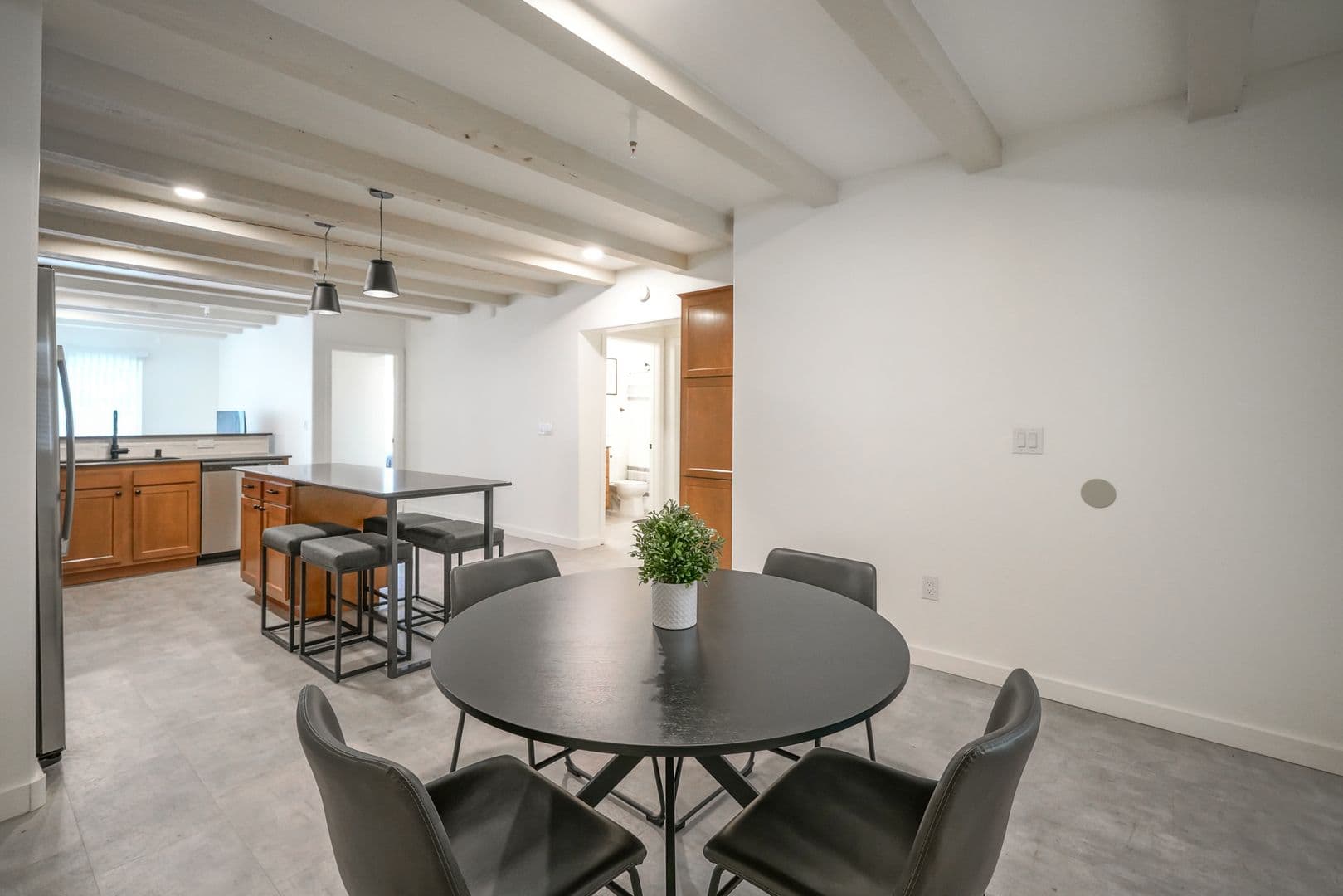 Albuquerque Apartment: 11930 Menaul BLVD NE