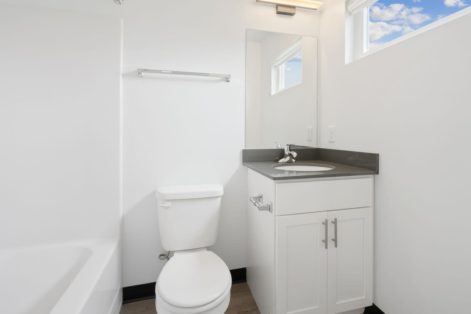 Cedar Falls Apartment: 4711 University Ave