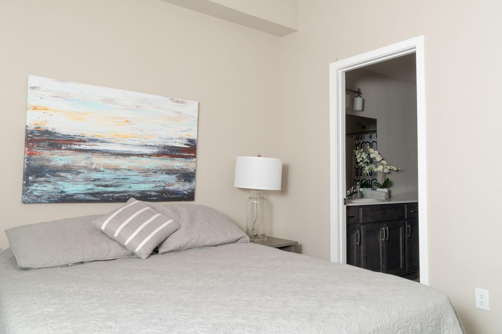 Waverly Apartment: 1260 Leitha Ter