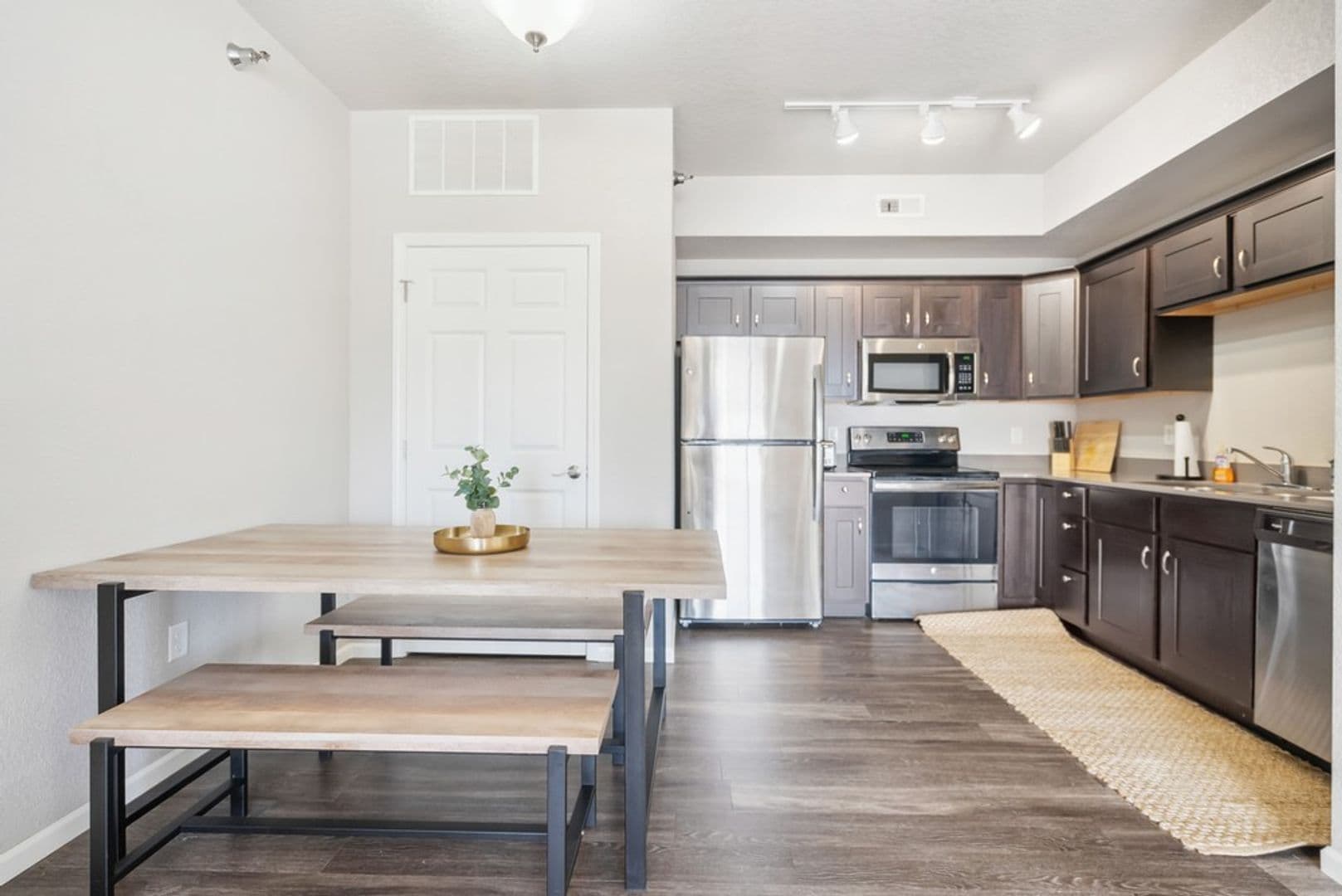 Cedar Falls Apartment: 1003 Bluegrass Cir