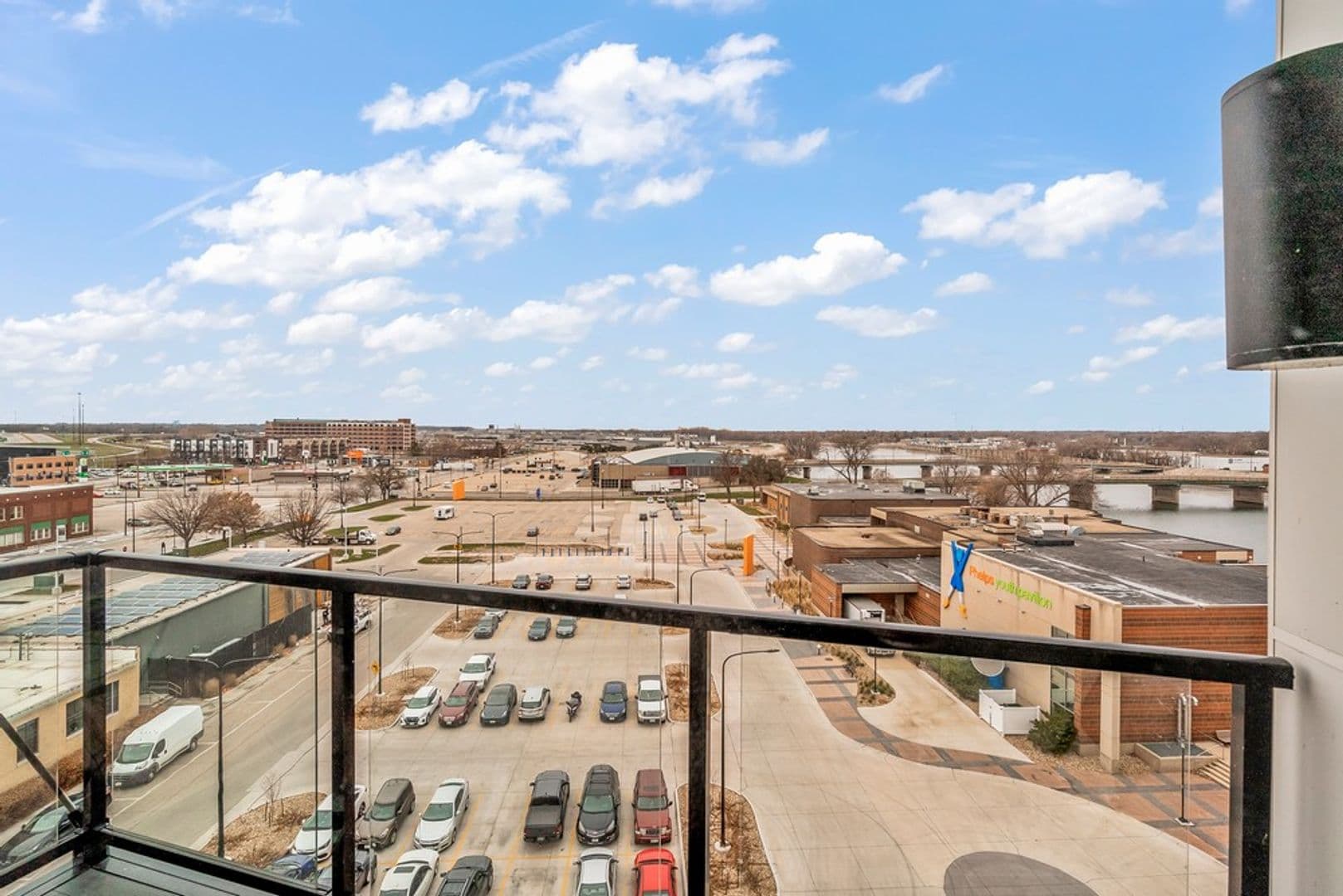 Waterloo Apartment: 335 Cedar Street