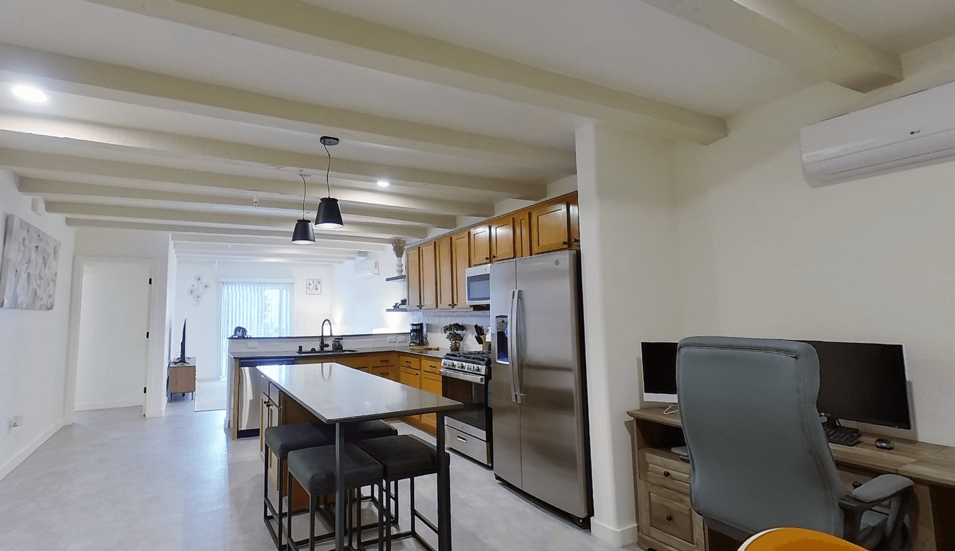 Albuquerque Apartment: 11930 Menaul BLVD NE