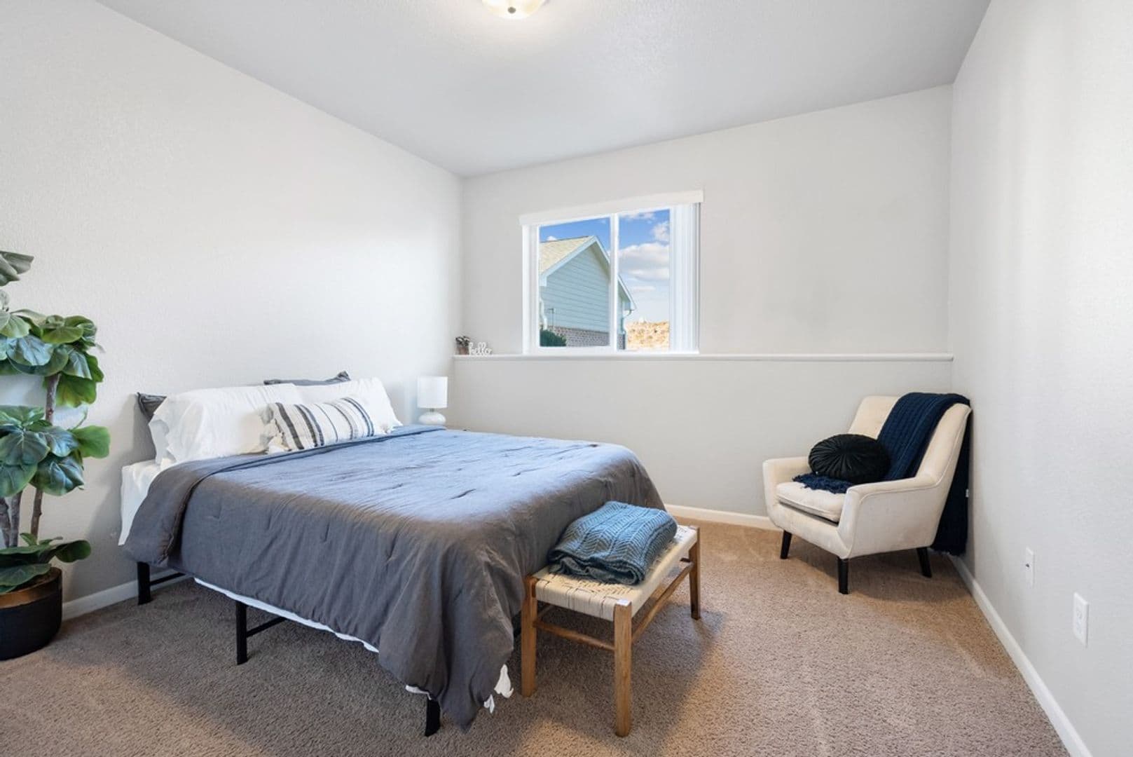 Cedar Falls Apartment: 1003 Bluegrass Cir