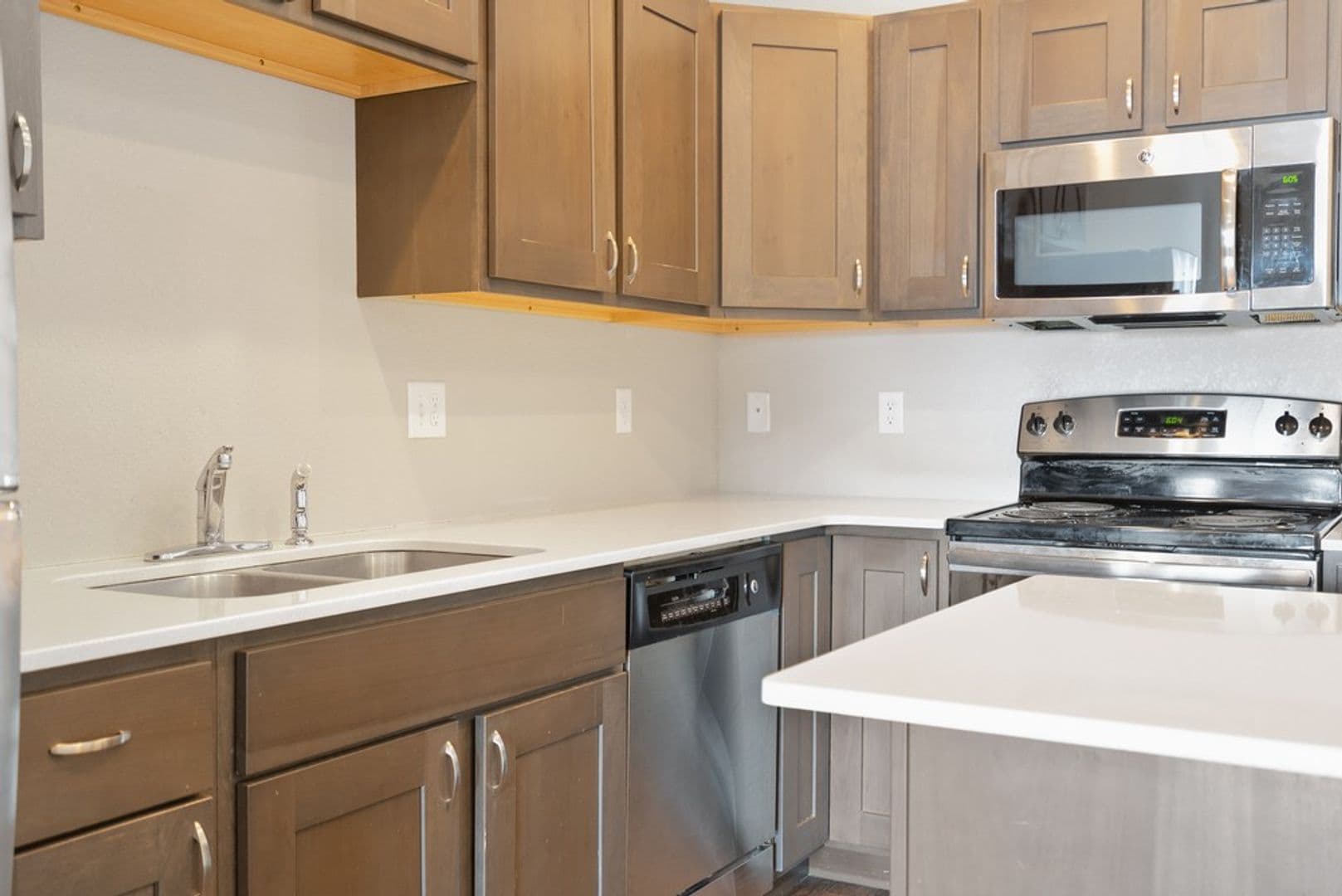 Cedar Falls Apartment: 2019 Olive St