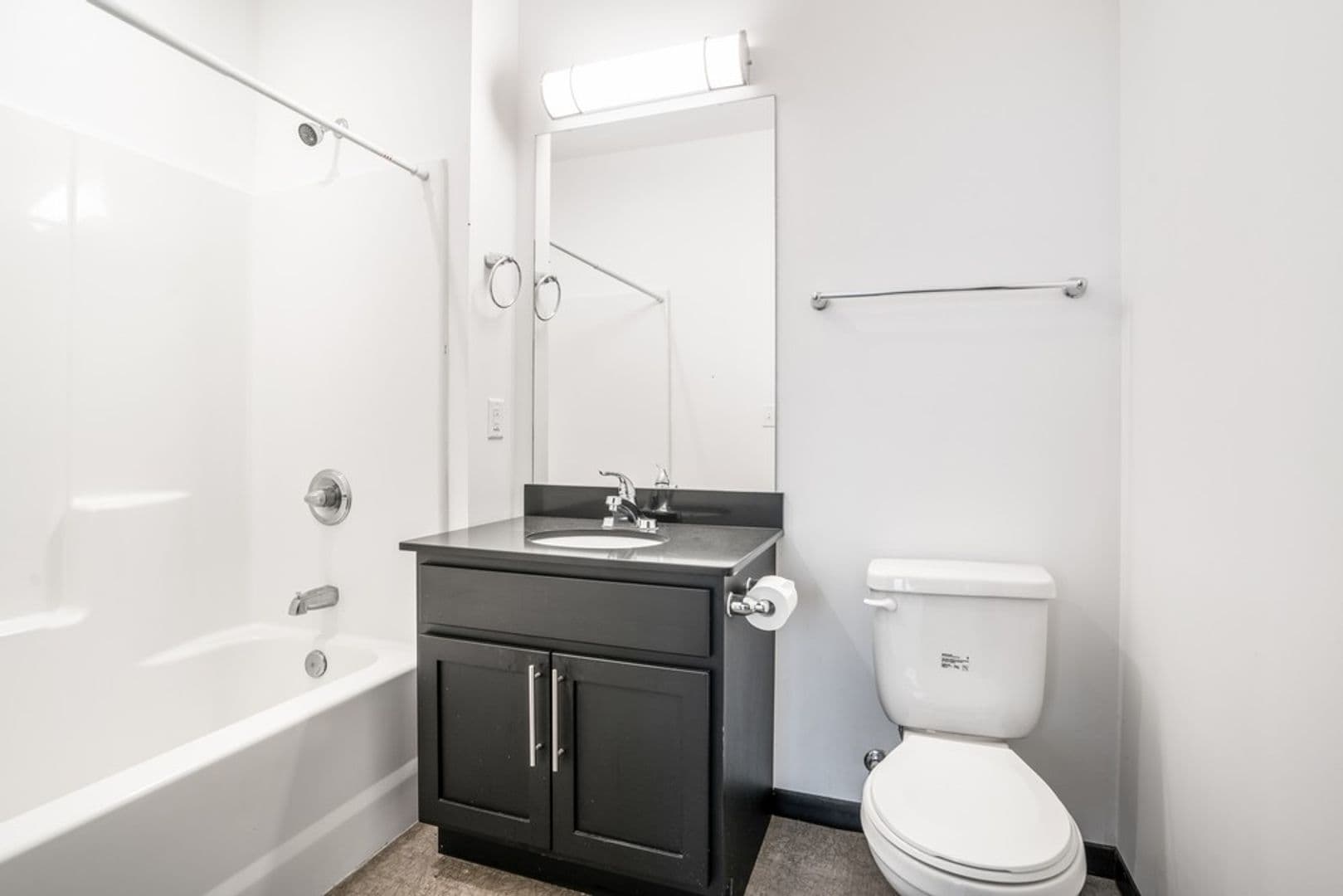 Waterloo Apartment: 325 E Park Avenue
