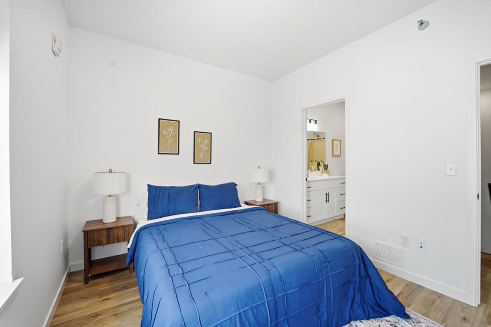 Cedar Falls Apartment: 402 Fast Ln