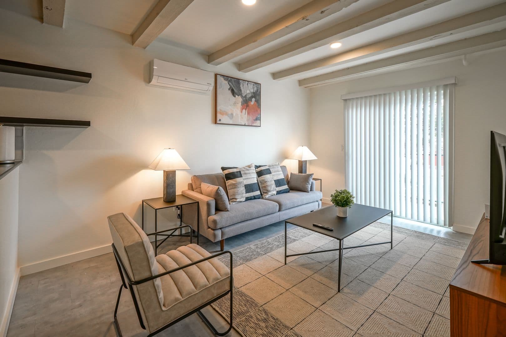 Albuquerque Apartment: 11930 Menaul BLVD NE