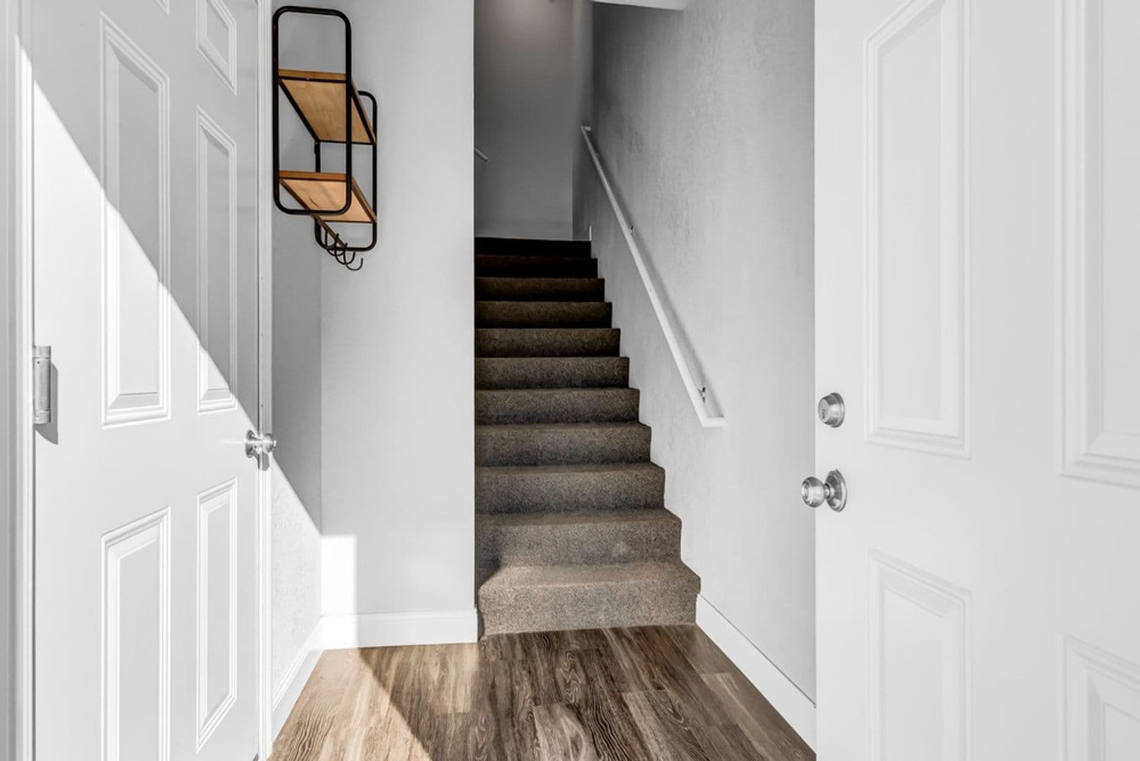 Waverly Apartment: 2103 4th Street SW