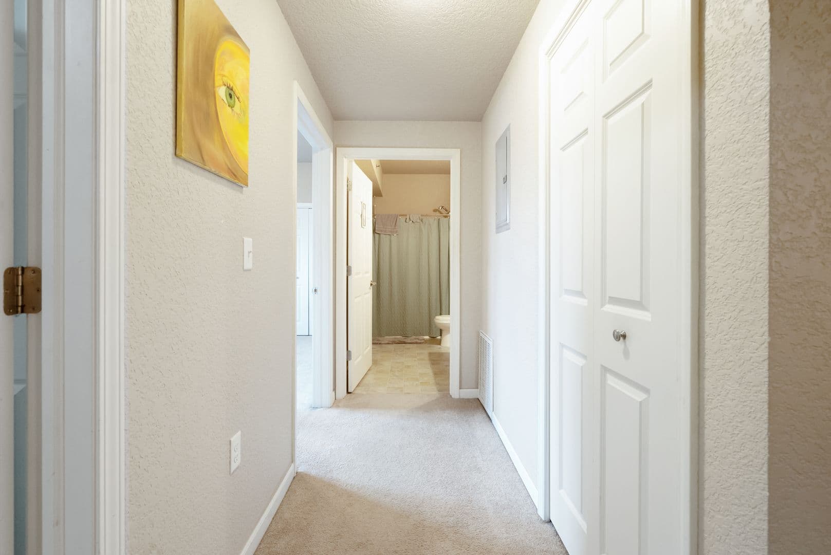 Cedar Falls Apartment: 2215 College St
