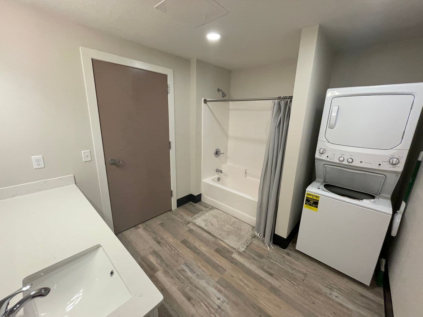 Decorah Apartment: 2336 Sweet Parkway Road