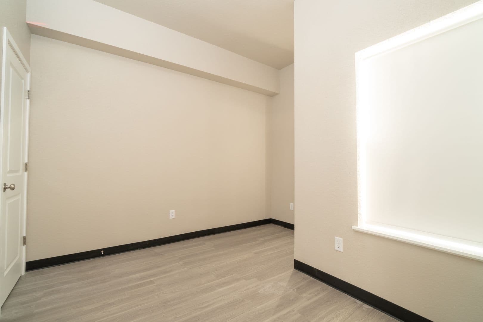 Waverly Apartment: 1260 Leitha Ter