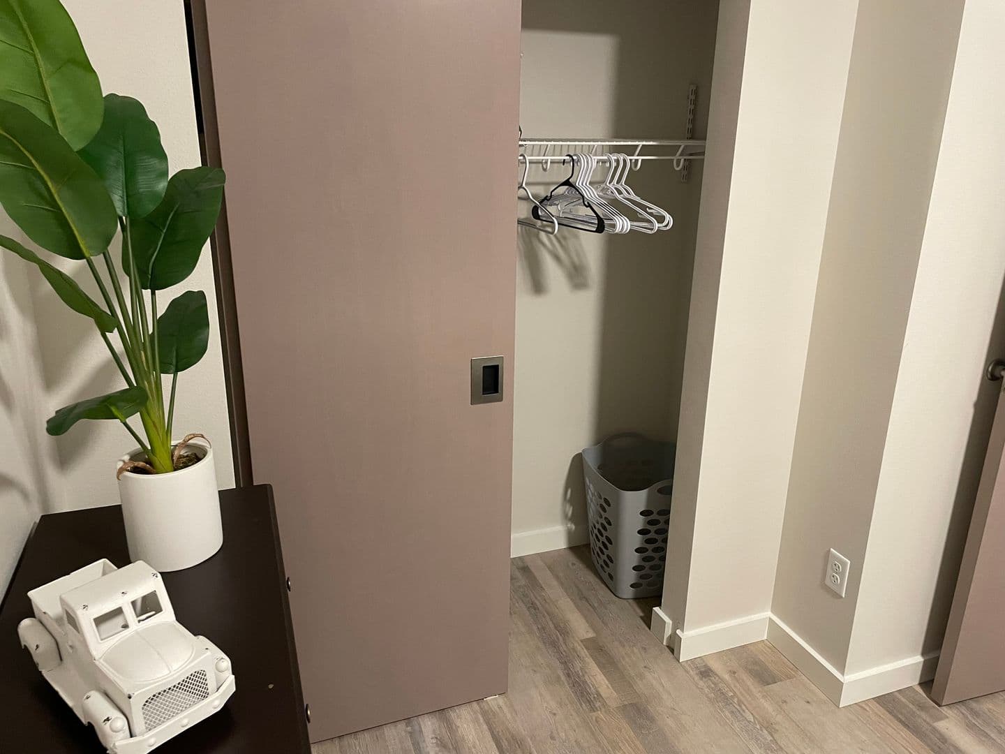 Decorah Apartment: 2336 Sweet Parkway Road
