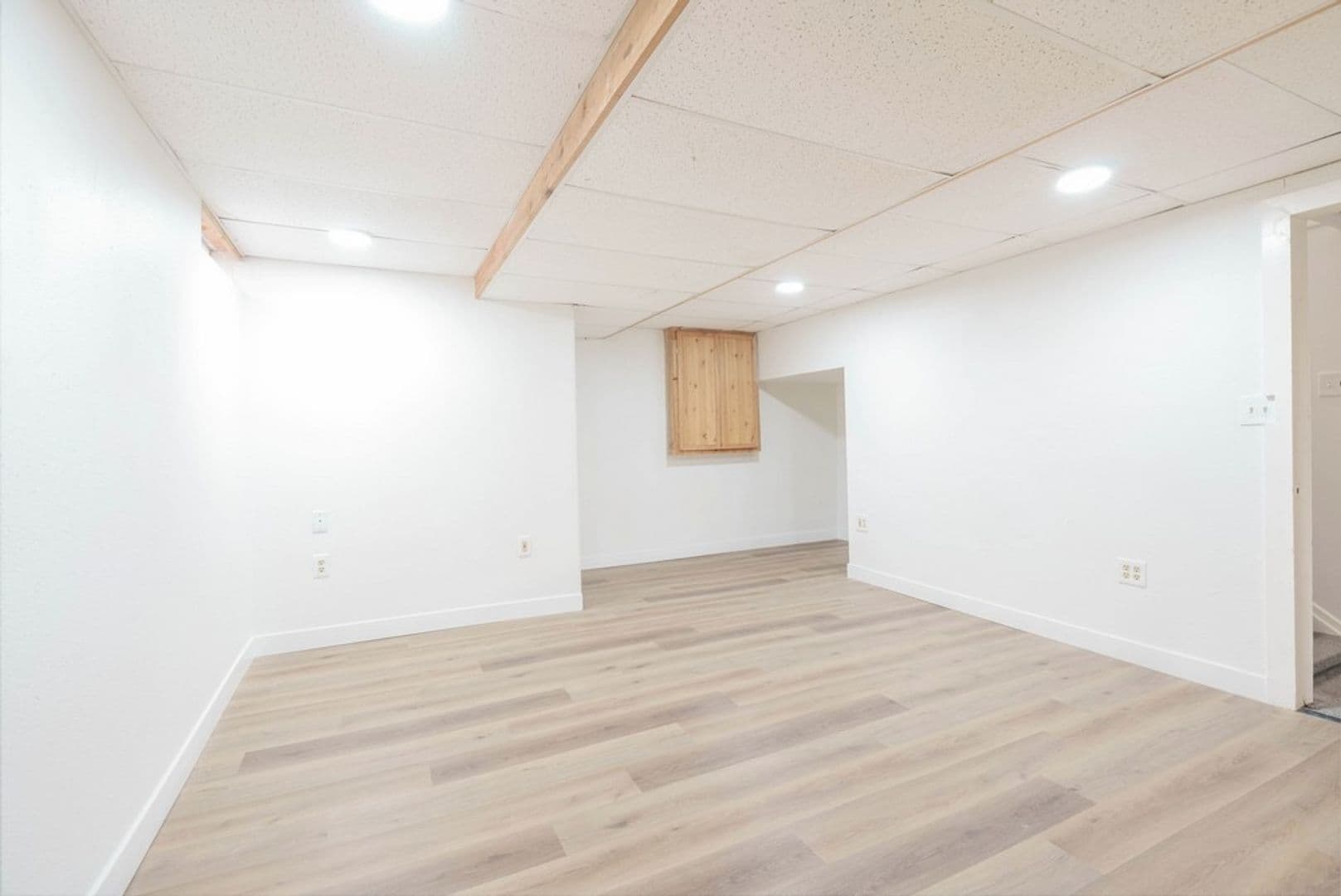 Cedar Falls House: 2303 Main St