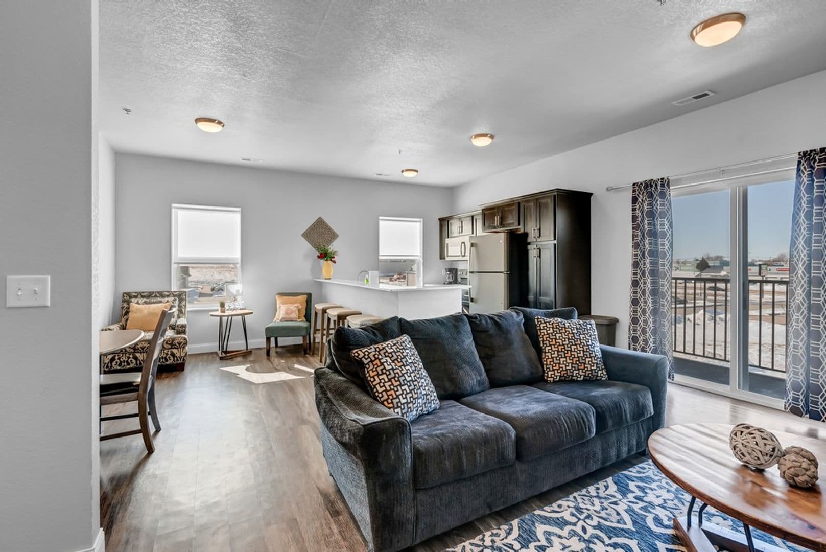 Waverly Apartment: 2103 4th Street SW