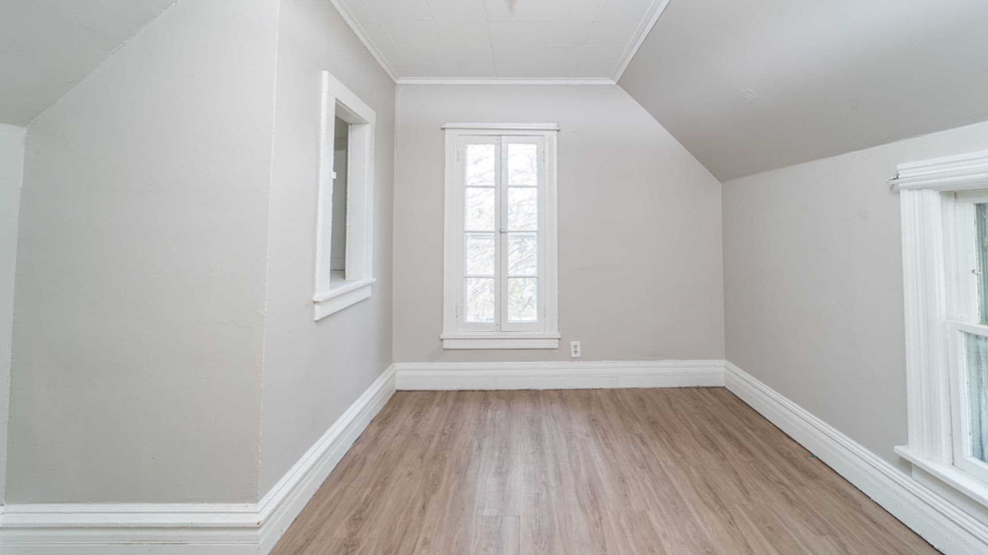 Cedar Falls House: 1322 Walnut St