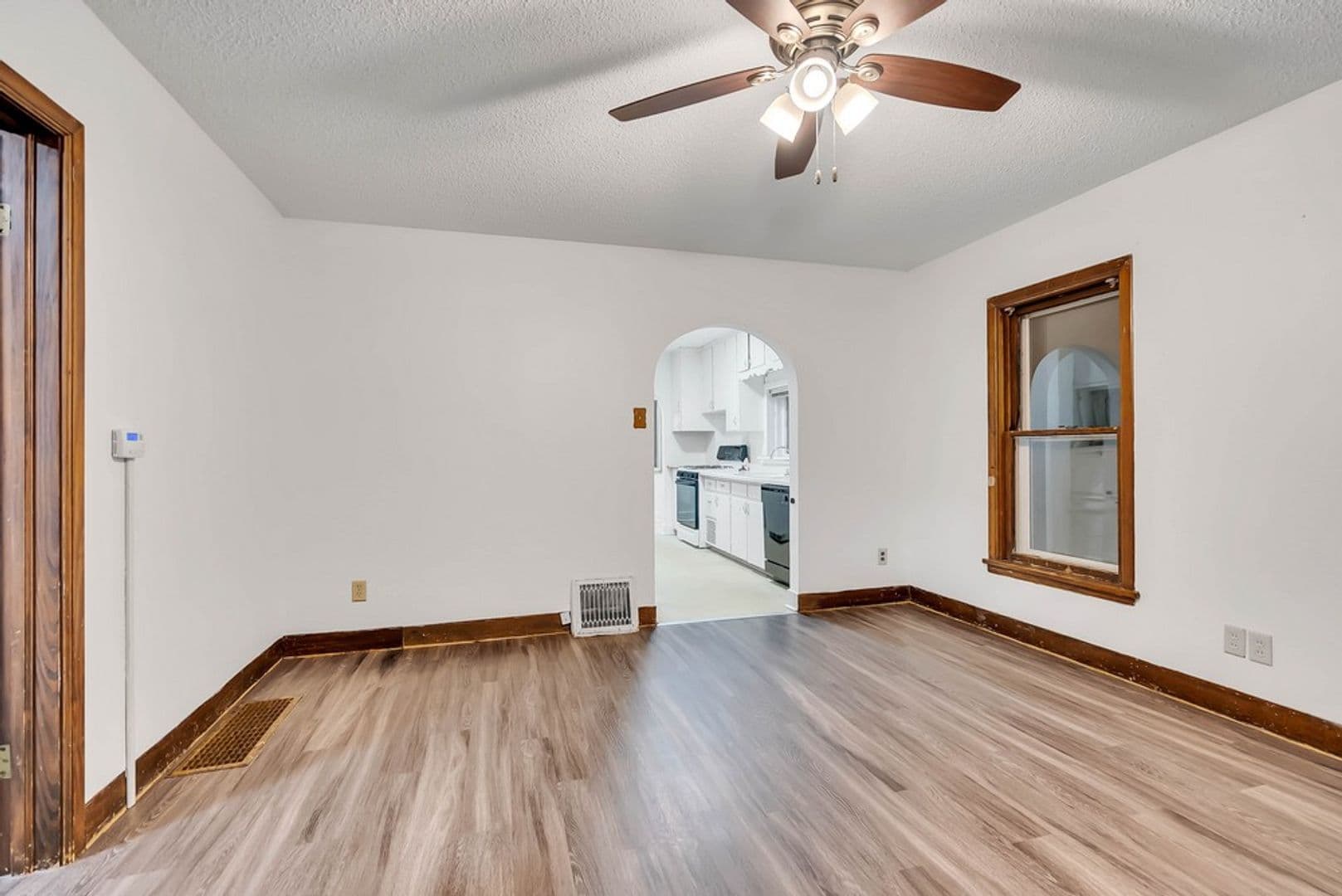 Cedar Falls House: 1115 W 11th St