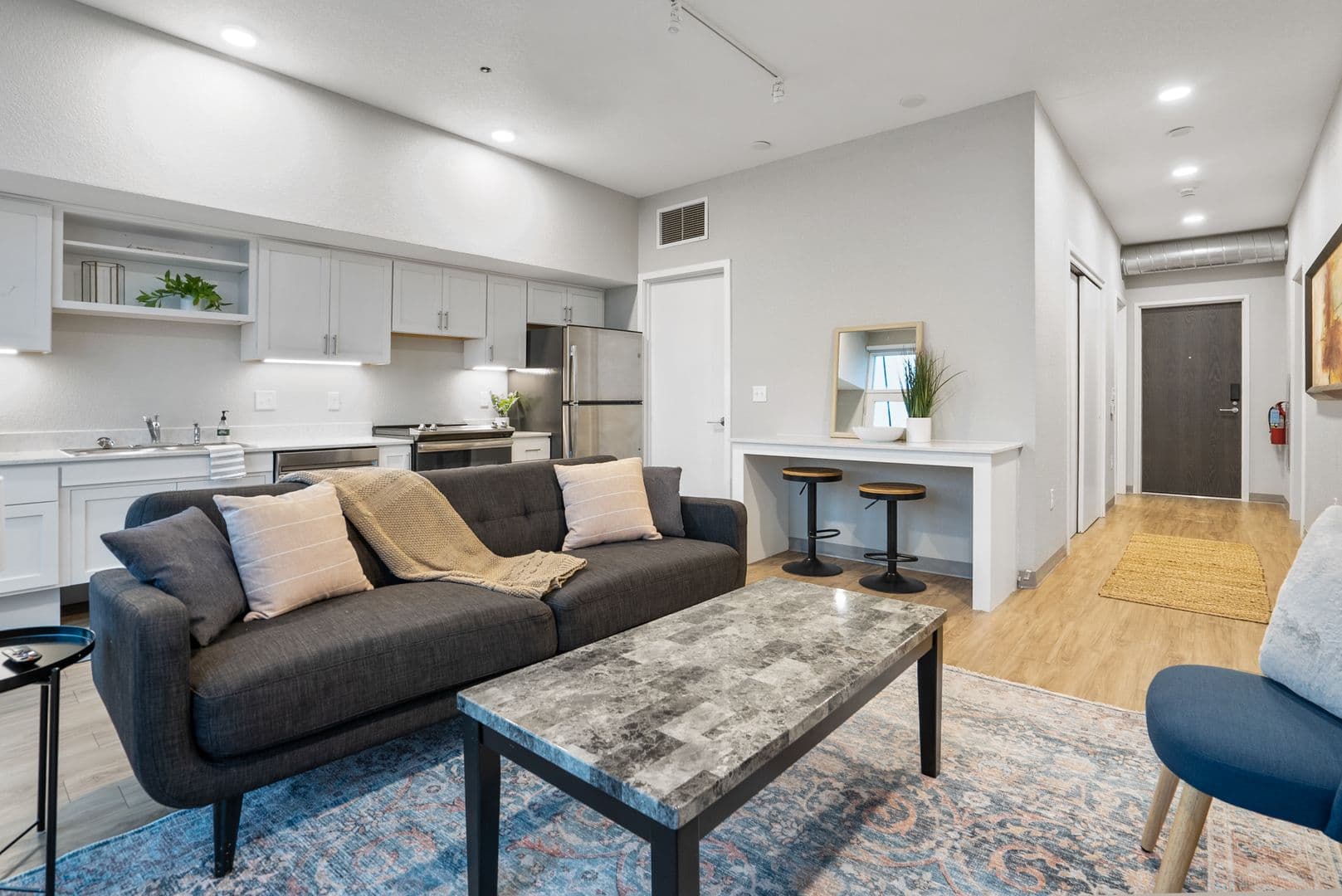 Cedar Falls Apartment: 200 W 1st St