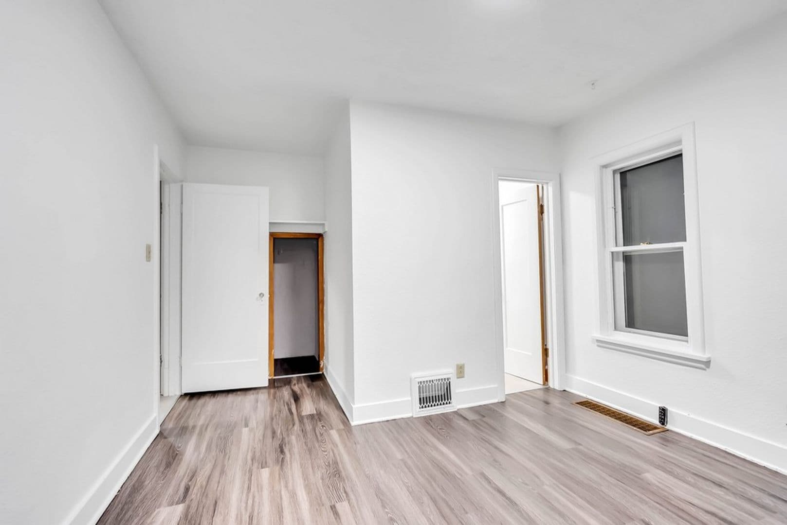 Cedar Falls House: 1115 W 11th St