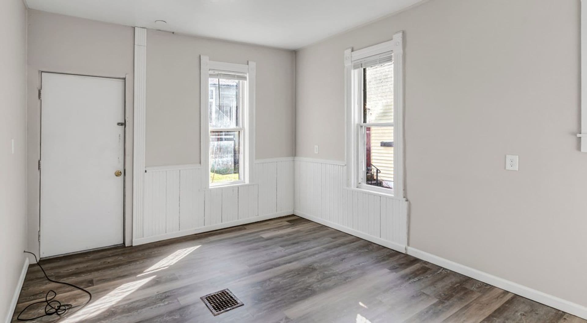 Cedar Falls Multiplex: 1315 State St Unit A