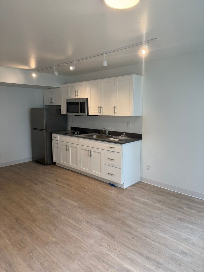 Cedar Falls Apartment: 4711 University Ave