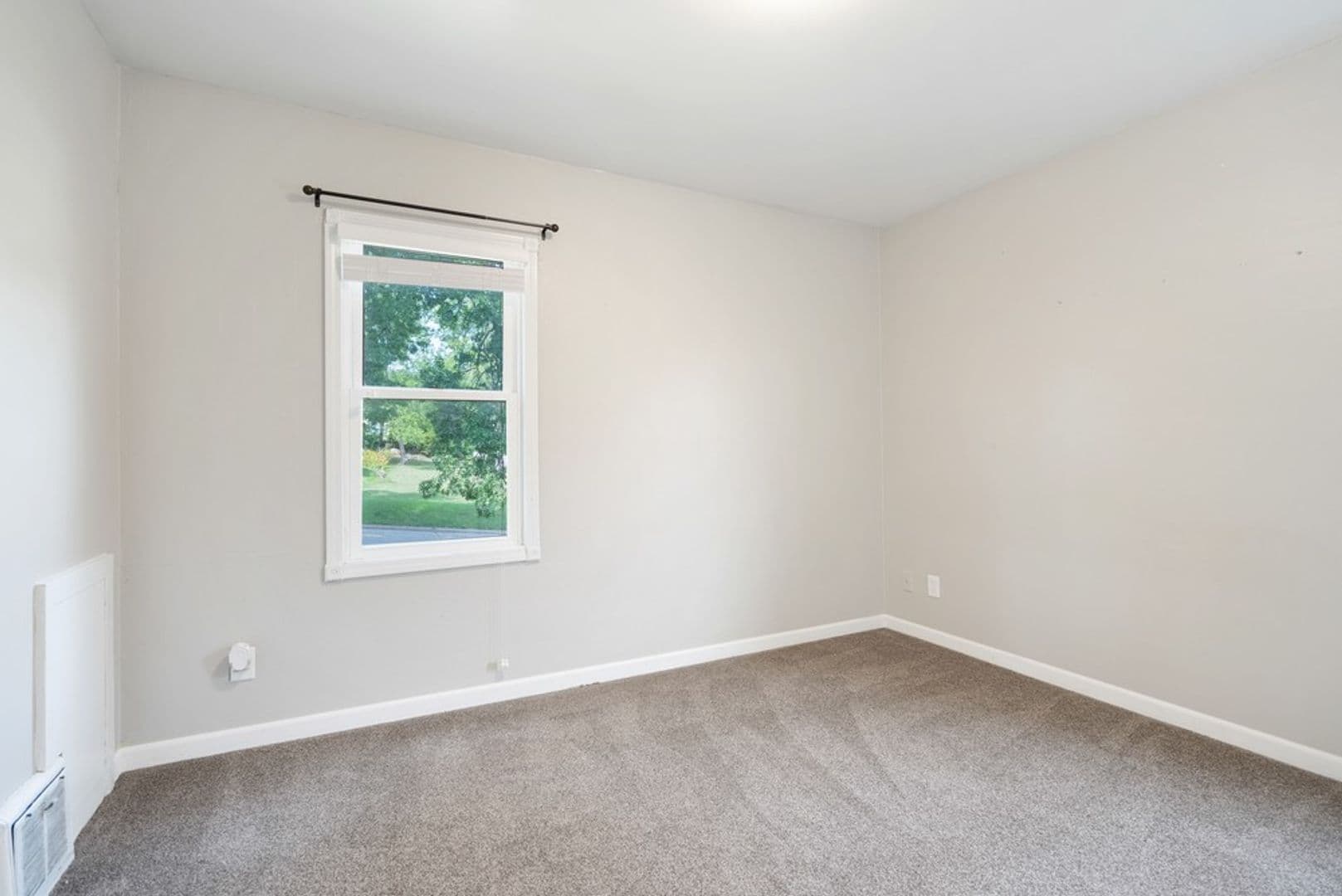 Cedar Falls House: 1604 Olive St