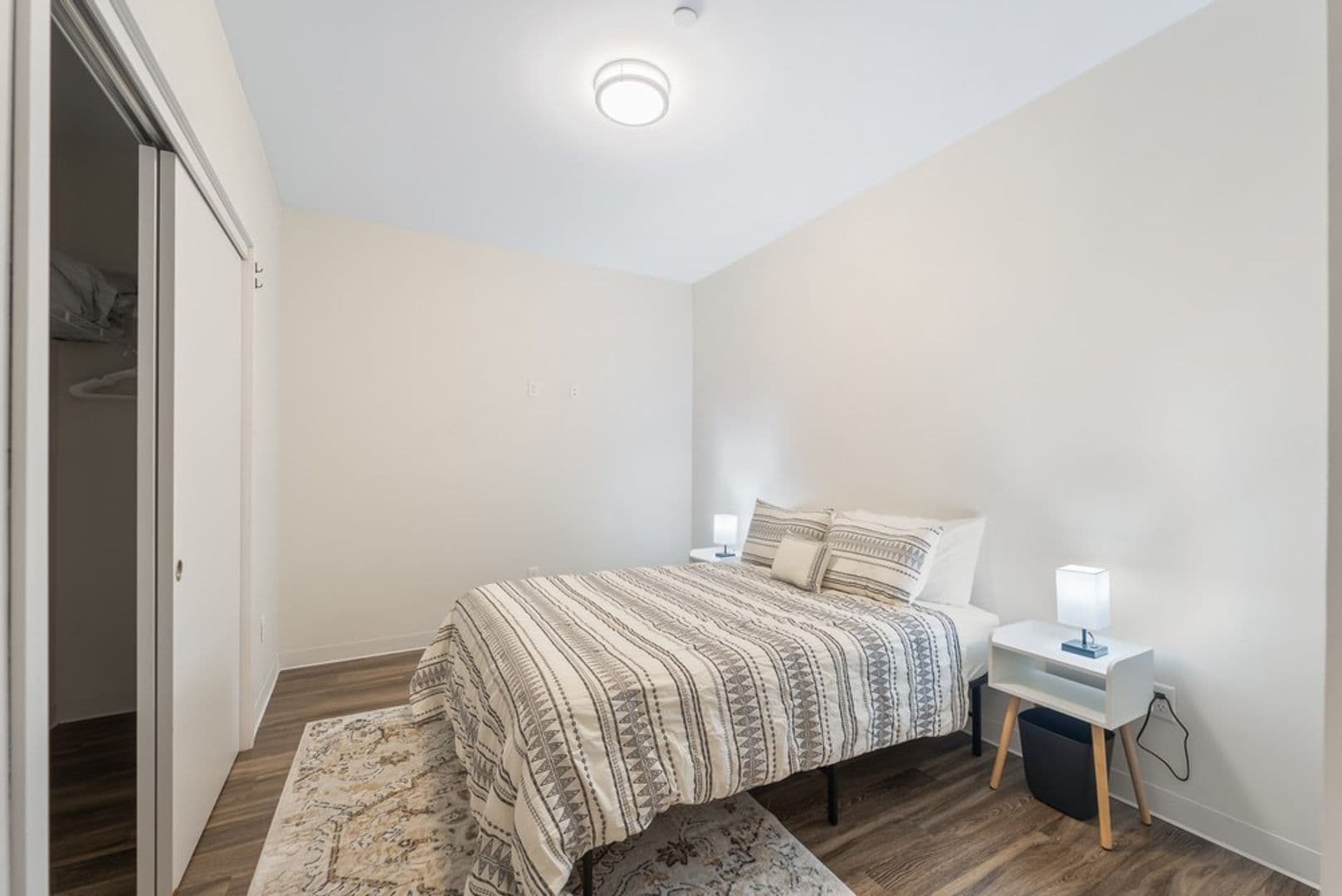 Cedar Falls Apartment: 825 Bluegrass Cir