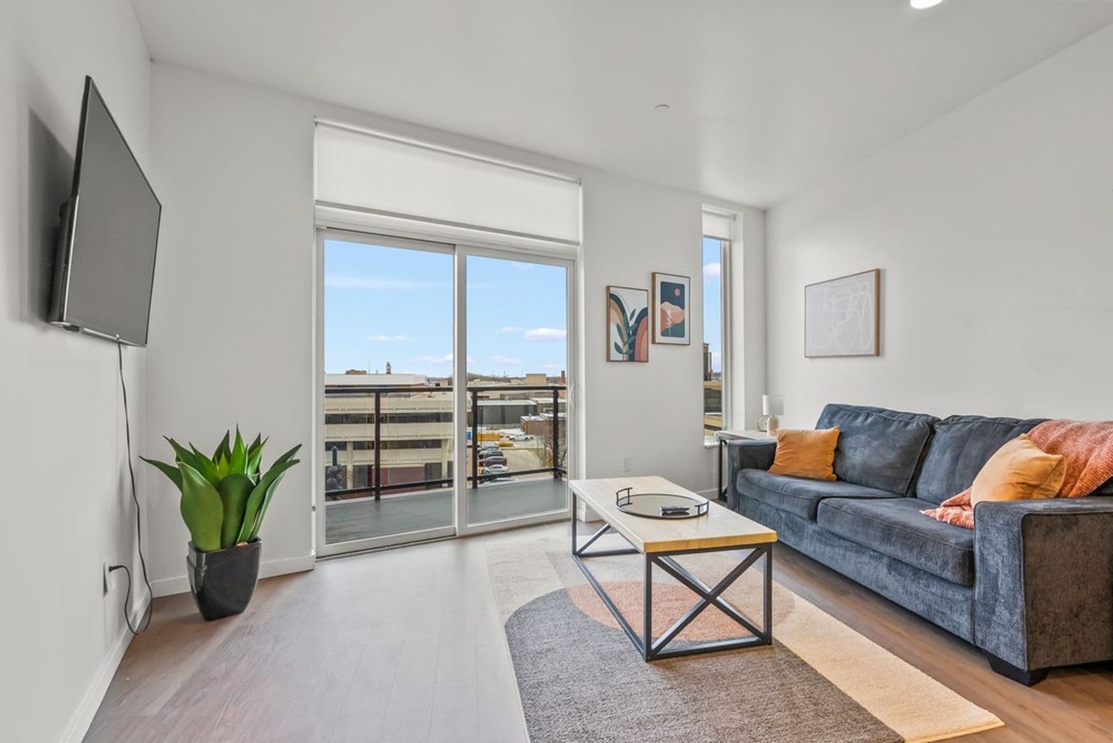Waterloo Apartment: 335 Cedar Street