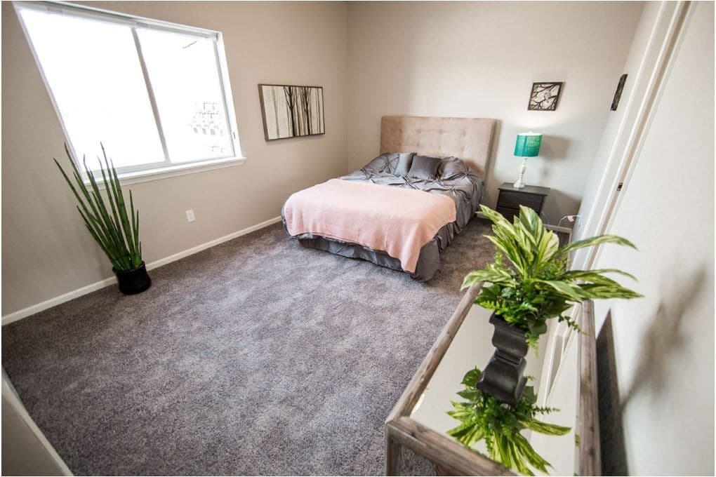 Waverly Apartment: 2113 4th Street SW