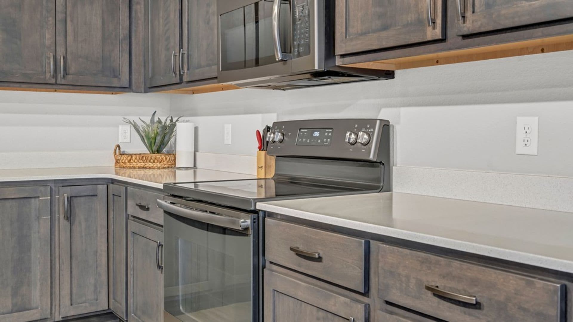 Waverly Apartment: 1260 Leitha Ter