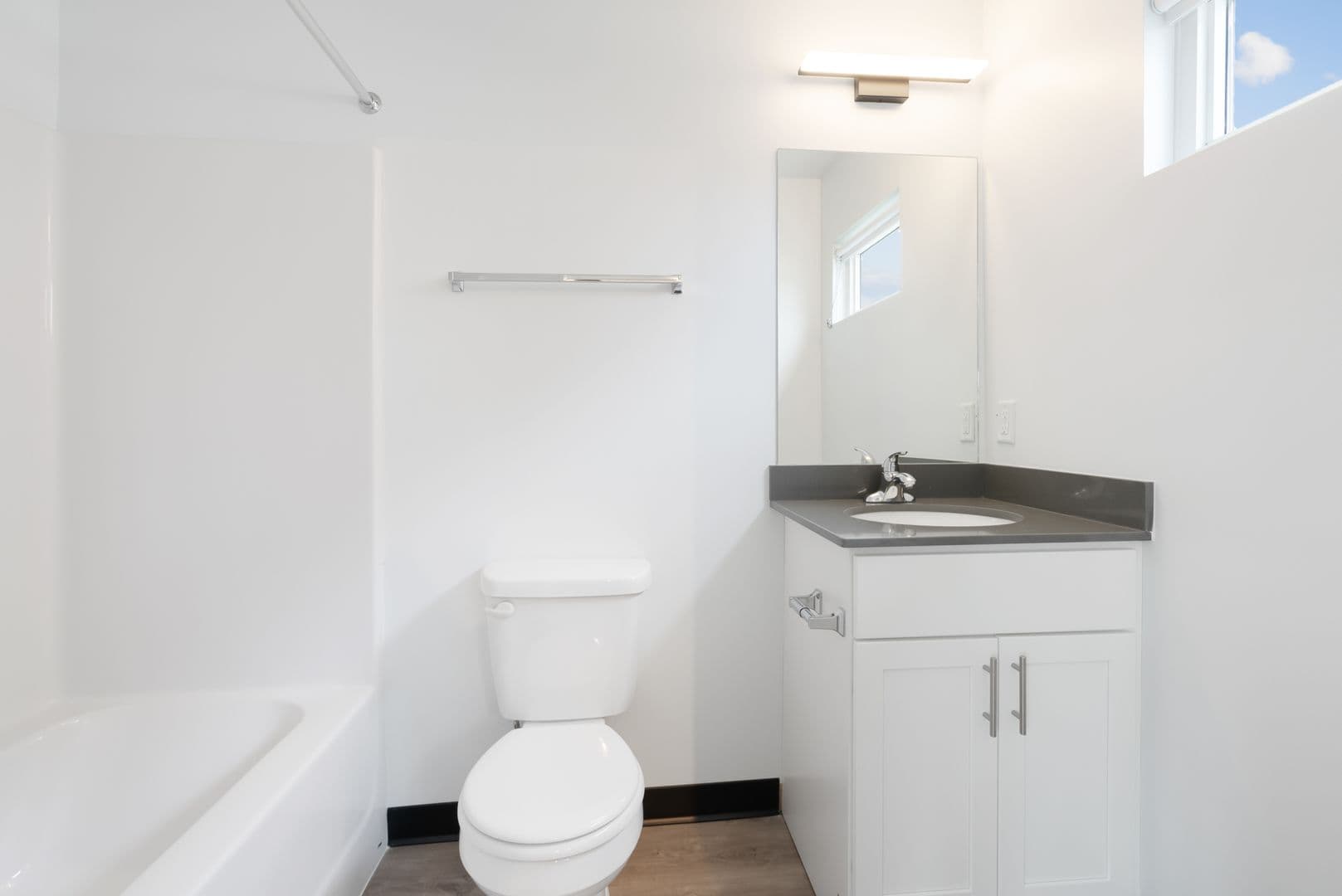 Cedar Falls Apartment: 4711 University Ave