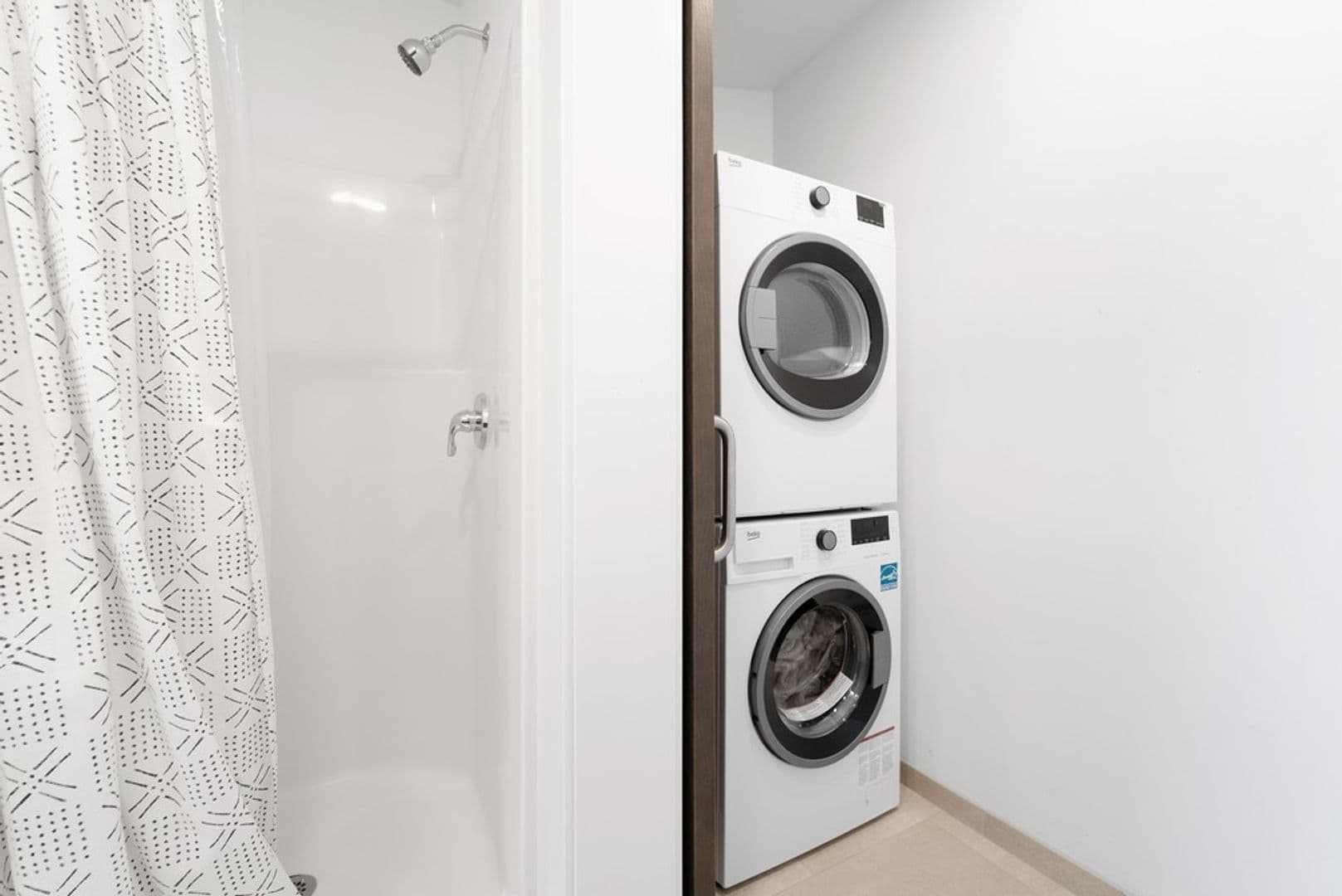 Waterloo Apartment: 335 Cedar Street